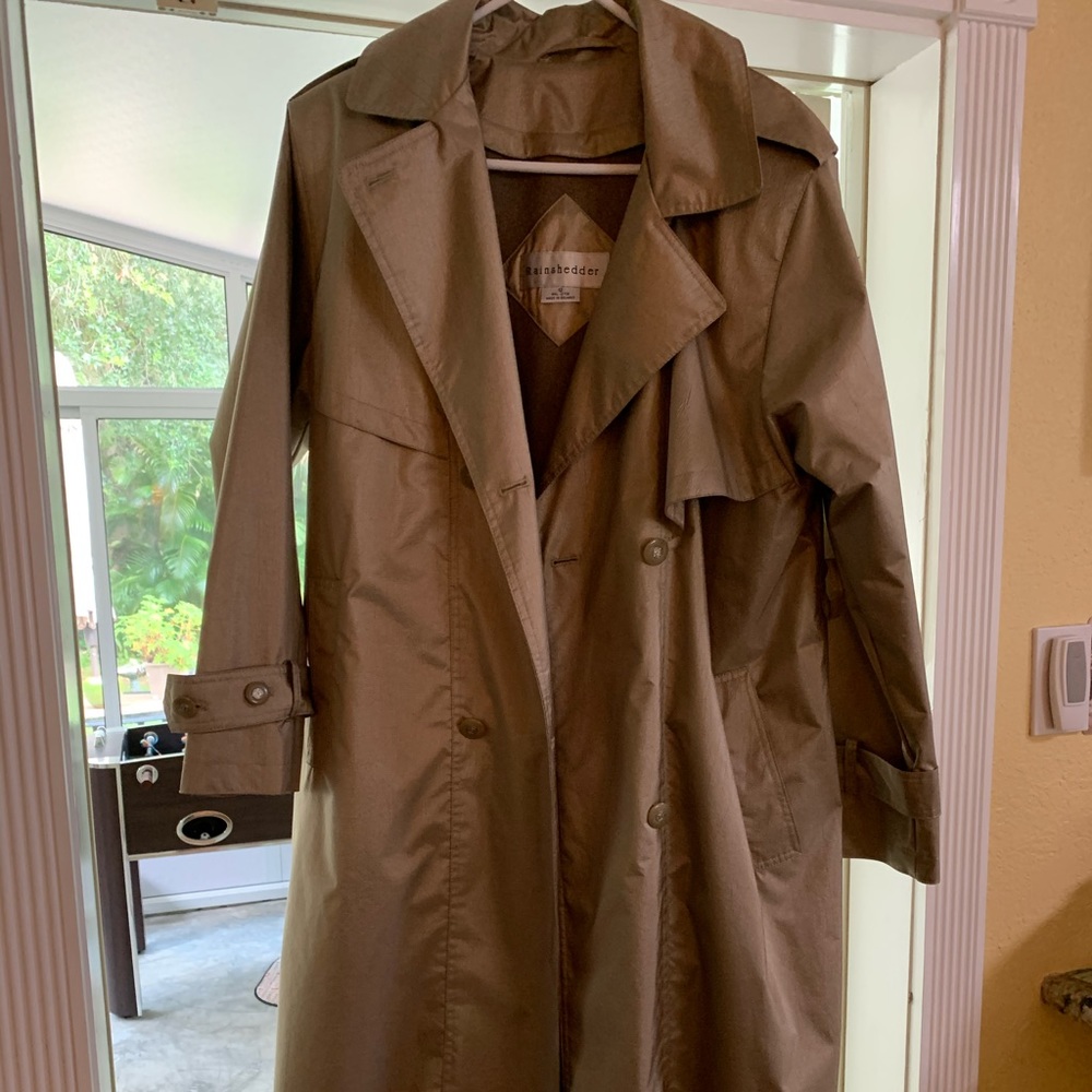 Women’s Raincoat